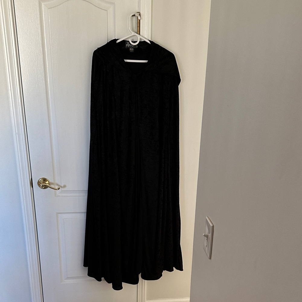 Eterna Black Hooded Cloak